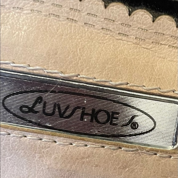 LUVSHOES Stylish Sandal - Picture 7 of 7